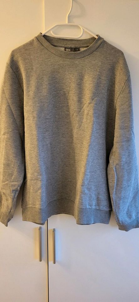 Sweatshirt von asos, M in Bergisch Gladbach