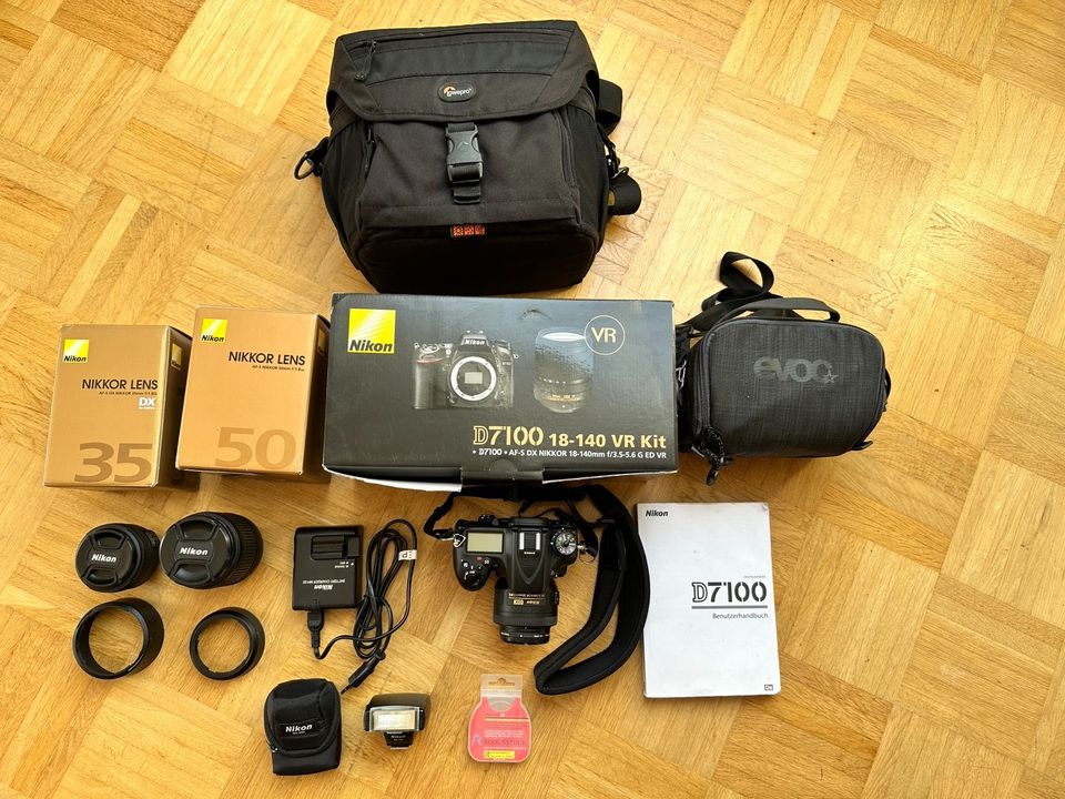 Nikon digitale Spiegelreflexkamera D7100 mit viel Zubehör in Gräfelfing