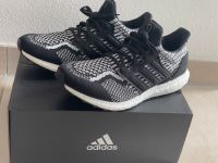Adidas Ultra Boost 5.0 DNA schwarz weiß 40 2/3 / US 7,5 Bayern - Osterhofen Vorschau