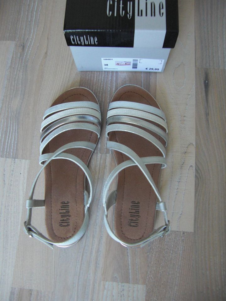 Sandalen Silber/Weiß Gr.38 NEU! in Pirmasens