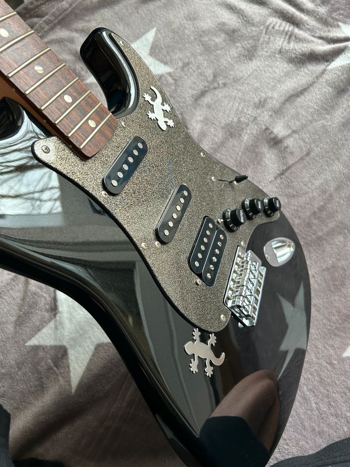 E-Gitarre Fender Squier Strat HSS Affinity ink.Koffer neue Seiten in Mülheim (Ruhr)