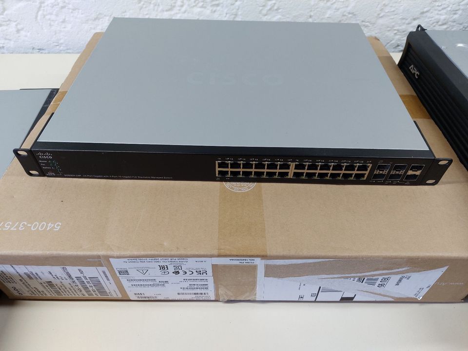 Cisco Systems SG500X-24P 24x10/100/1000 (PoE) + 4x10GB Switch in Waldshut-Tiengen