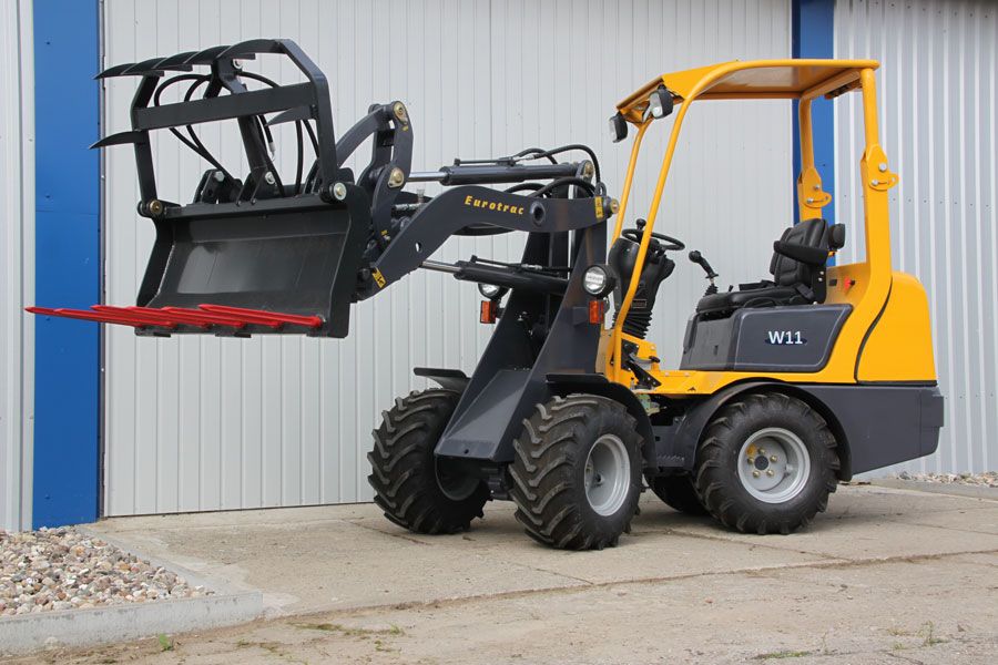 Hoflader Eurotrac W11 KUBOTA Radlader Hoftrac Lader Traktor Trac in Obertaufkirchen