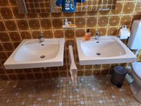 Waschbecken mit Amaturen und Abflussrohren Hessen - Lich Vorschau