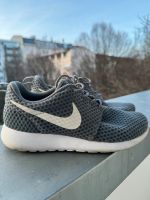 Sneaker Nike Rosherun Breeze grau weiß - Größe 38.5 - wie neu Berlin - Wilmersdorf Vorschau