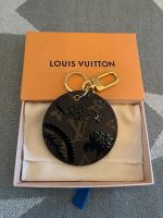 Louis Vuitton Monogram Taschenschmuck Lack LV neuwertig Schleswig-Holstein - Lütjensee Vorschau