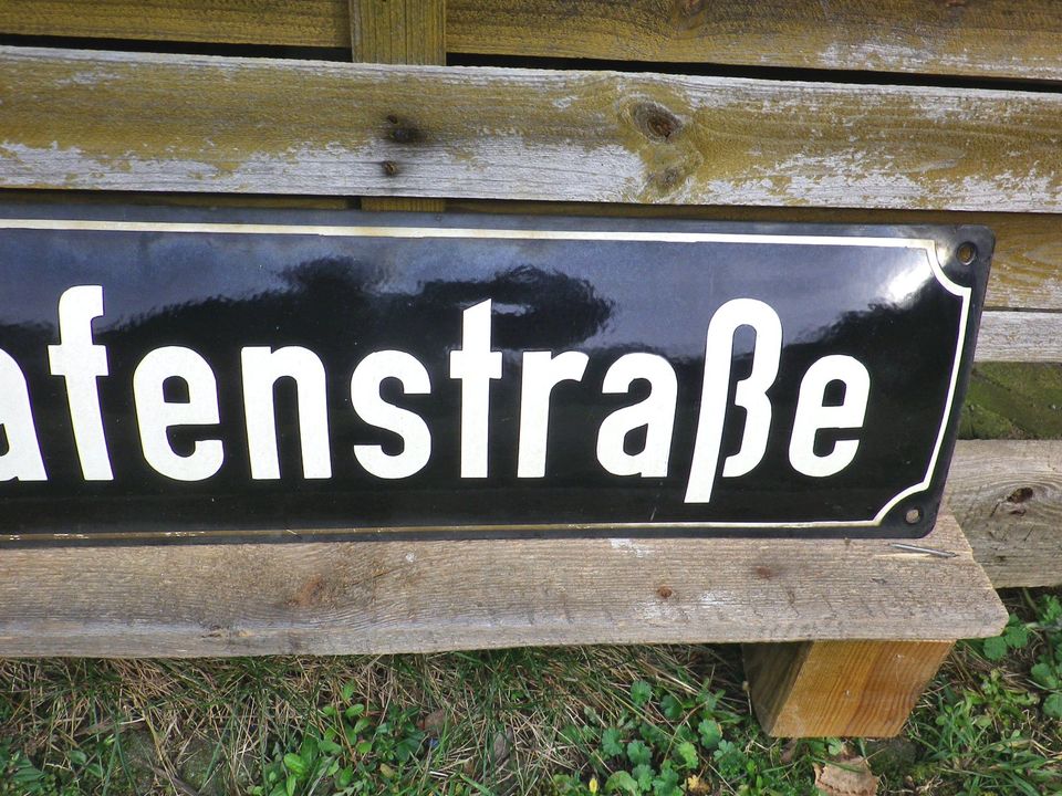 Straßenschild Emailleschild Flughafenstraße 80x18 cm in Döbern