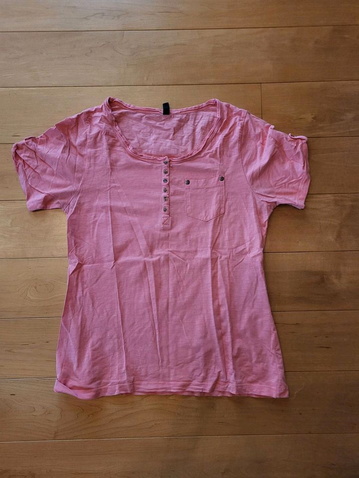 T-shirt pink in Wissen