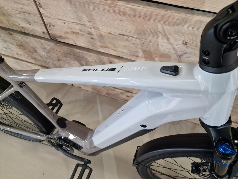 Focus Planet 6.8 ABS ** Modell 2023 ** Magura ABS & Bosch Smart System ** auch Leasing ** E-Bike in Grauel