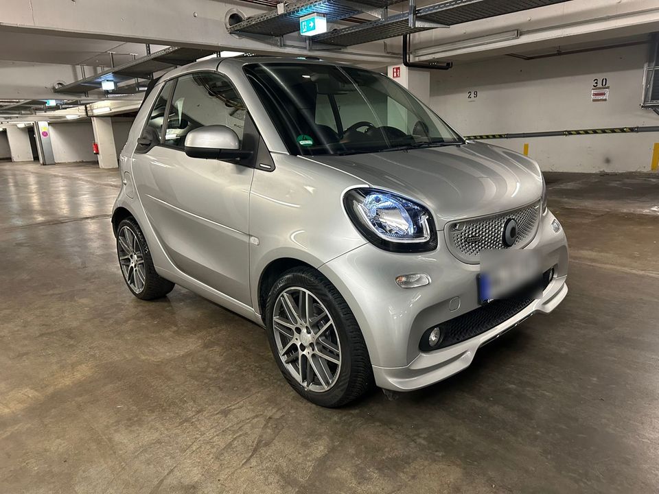 Smart forTwo Cabrio BRABUS 80kw in Hamburg