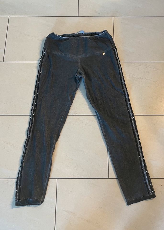 Tredy schönes Leggings mit Nieten Gr. 40/42 in Gunzenhausen