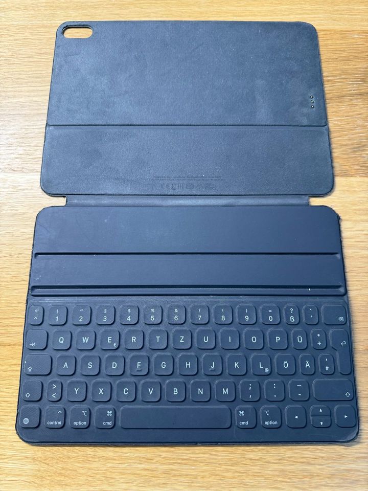 Smart Keyboard Folio für das 11" iPad Pro in Feucht