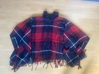 Poncho mit Reißverschluss von Manguun, Onesize, rot dunkelblau ka Hamburg-Nord - Hamburg Eppendorf Vorschau
