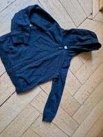 Kapuzenjacke schwarz Jacke Sweatjacke Shirt 116 München - Au-Haidhausen Vorschau