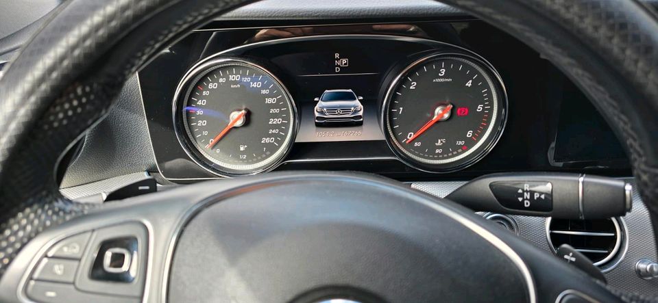Mercedes Benz e220 9 Gang 2017 Scheckheft bei Mercedes in Mössingen