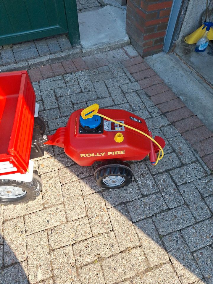 Kinder Feuerwehrauto mit Löschanhänger in Westerholt