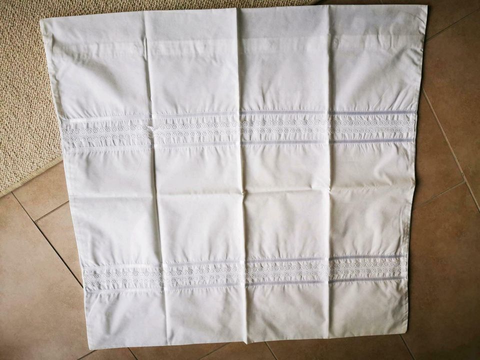 1x Kopfkissen weiß 80x80 cm, Baumwolle Stickerei Satinband in Hirschaid