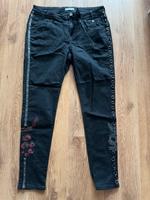 Tredy Hose schwarz Nieten Ösen Gr. 46 Dortmund - Wickede Vorschau