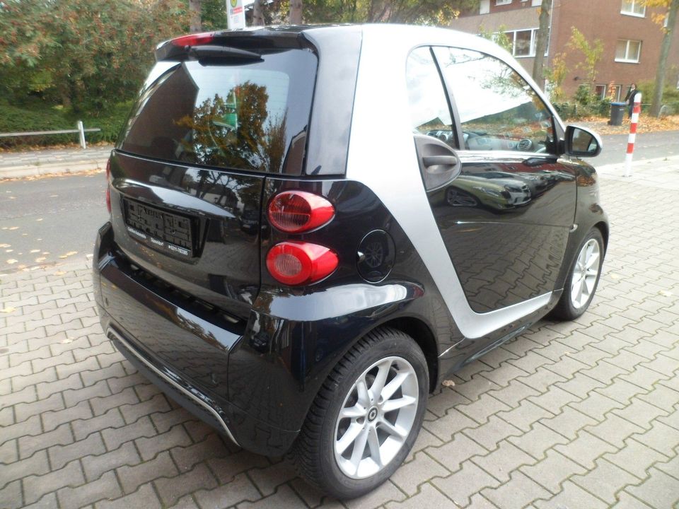 Smart ForTwo coupé 1.0 52kW mhd passion in Düsseldorf