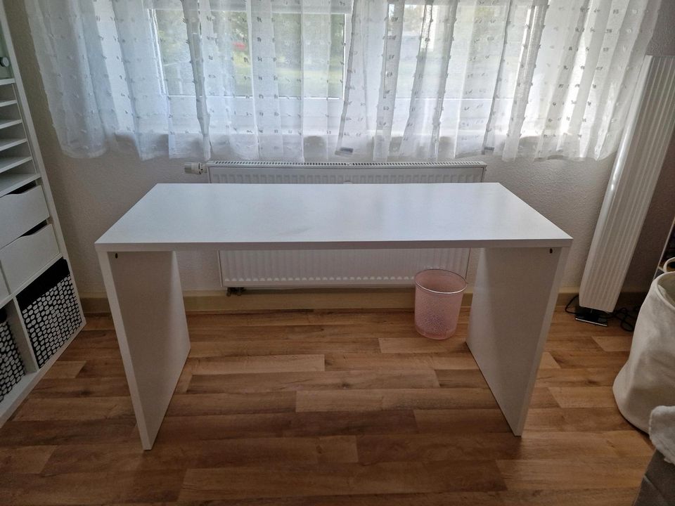 Schreibtisch weiß schmal 130 x 55 Tisch in Nünchritz