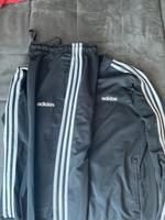 Adidas Sportanzug (Jacke + Hose) – Größe L – Top Zustand Bayern - Bellenberg Vorschau