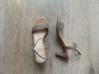 Unisa Sandalen Silber 39 MECHI München - Bogenhausen Vorschau