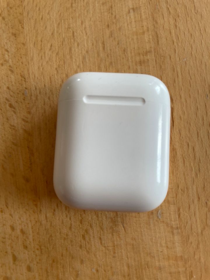 Apple Airpods 2. Generation Top Zustand in Tittling