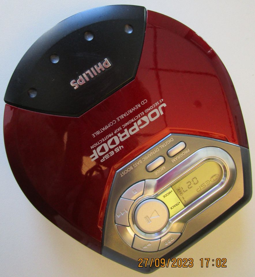 PHILIPS  AX 5113 DiscMan Rot-metallic in Göppingen