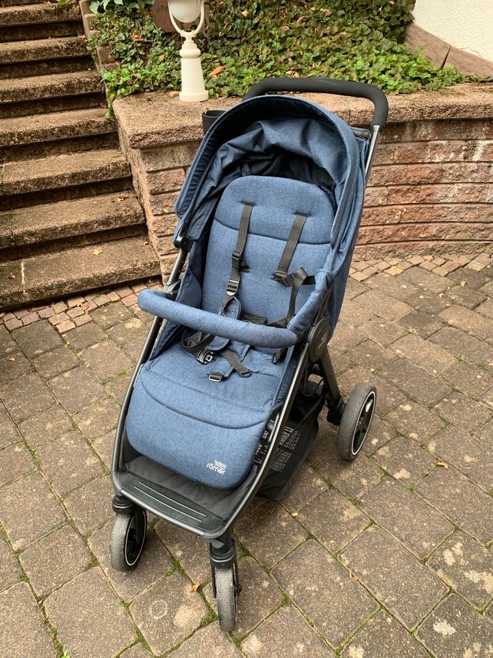 Römer Britax B-Agile M Navy in Longuich