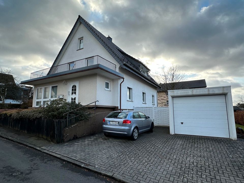 Große Eigentumswohnung in gepflegtem Zweifamilienhaus in guter Lage von Neunkirchen! in Neunkirchen Siegerland