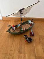 Playmobil Piratenschiff mit Motor und viel Zubehör Nordrhein-Westfalen - Bad Driburg Vorschau