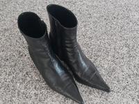 Suche Stiefeletten/Stiefel Gr. 42 mit Pfennigabsatz Bonn - Zentrum Vorschau