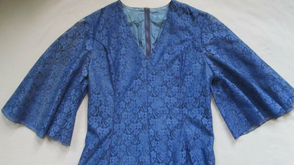 Kleid aus Spitze - Handarbeit - Unikat - Gr 42 blau Vintage 80er in Großheide