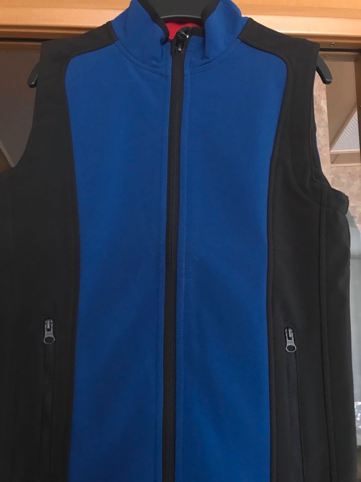 Weste Softshell Gr.122/128 inklusive Versand 10€ in Tann