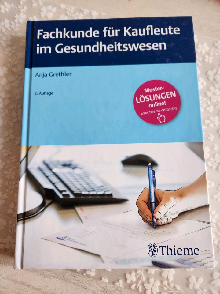 Fachbuch Fachkunde für Kaufleute im Gesundheitswesen in Schwerte