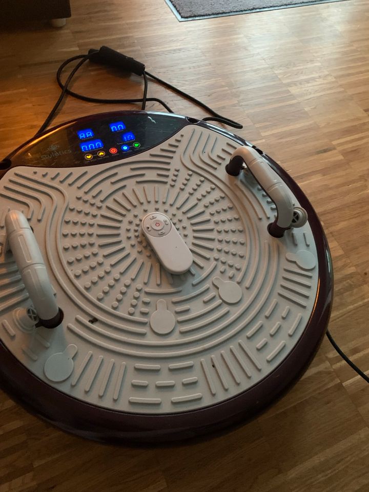 Medion vibrationsplatte (Neu) Athletics Hometrainer in Kabelsketal