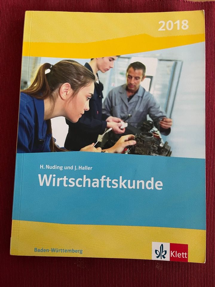 Wirtschaftskunde Klett 2018 Baden-Württemberg gut erhalten in Burgthann 