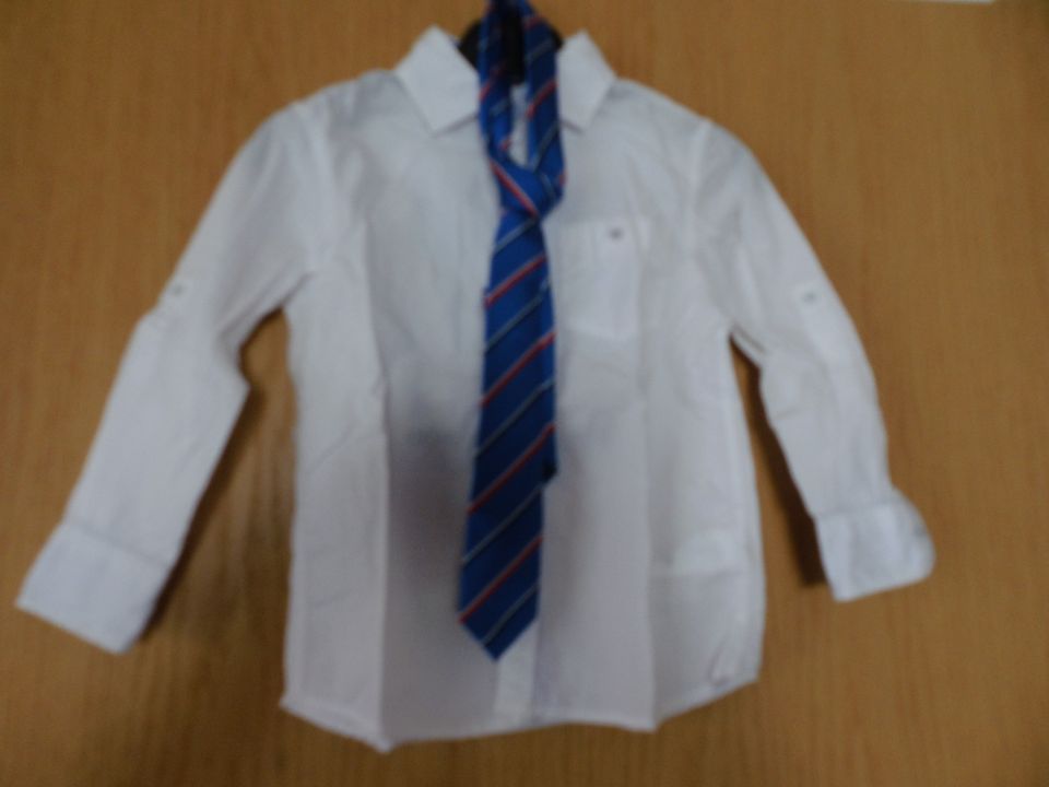 Hemd mit Krawatte Gr. 110 in Westheim