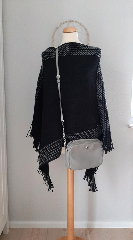 Armani Jeans ☆ Poncho Cape 38 40 M L + Gratis Michael Kors Tasche in Wittichenau