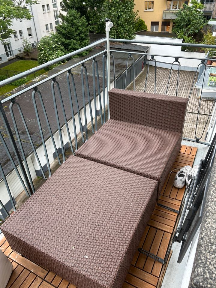 Gartenlounge  mit Fußbank in Frankfurt am Main