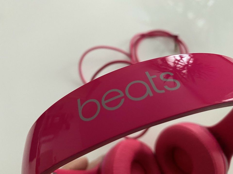 Beats Kopfhörer Solo 2 pink in Geretsried