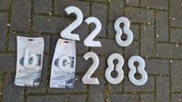 Hausnummer 2 und 8 u. c + b  weißer Kunststoff mit Schrauben Nordrhein-Westfalen - Rees Vorschau