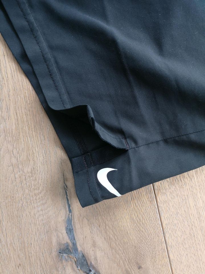 Sporthose von Nike, kurz, Größe 147-158 in Schwangau