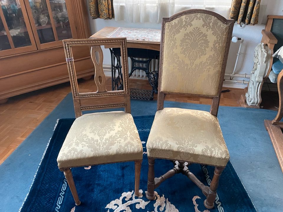 Zwei historische Stühle, antik in Würzburg