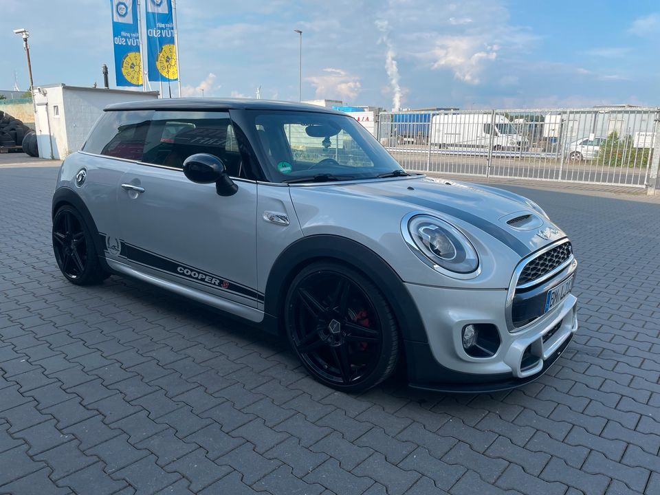 Mini Cooper S John Cooper Works Paket in Bergheim