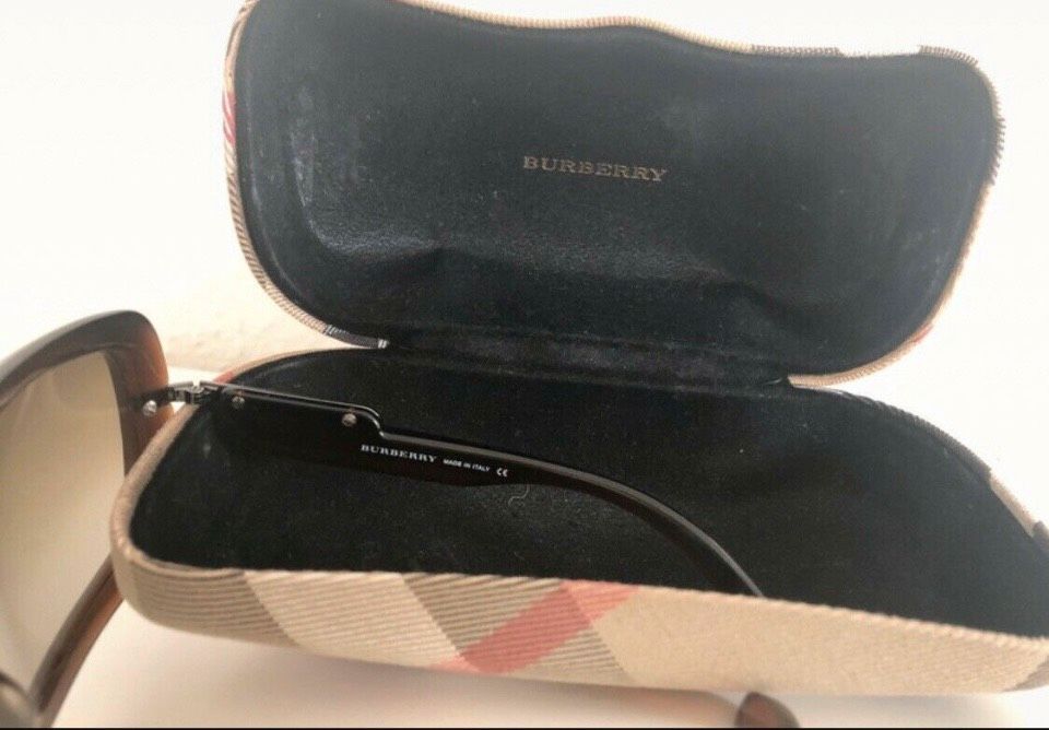 Burberry Sonnenbrille in dunkelbraun in Malsch