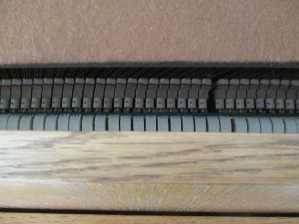 CONCORDE Klavier zu verkaufen in Buggingen