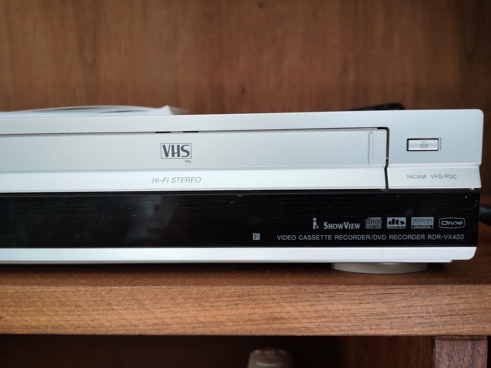 Recorder DVD und VHS - Sony RDR-VX420 in Tiefenbach