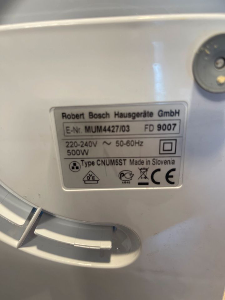 Küchenmaschine Bosch Mum  4472/03  mit Durchlaufschnitzler   500W in Essenbach
