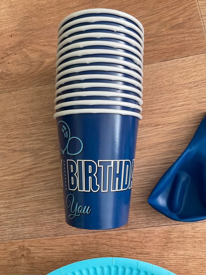 Neu Geburtstag Teller Becher Luftballon blau Birthday Party Deko in Rostock